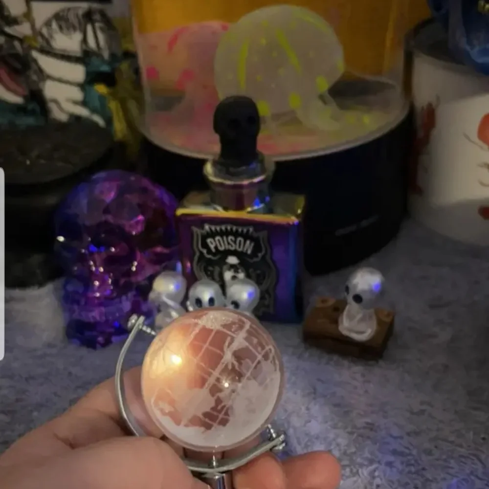 Miniature Crystal Gold and Clear Globe Decor - Picture 9 of 11